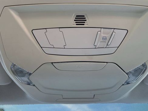 Used 2017 Ford Focus Titanium FWD image 23