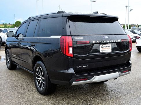 Used 2025 Ford Expedition Platinum AWD/4WD image 4