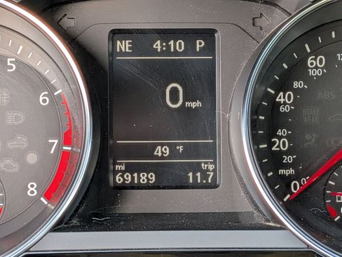 Used 2017 Volkswagen Jetta SEL image 23