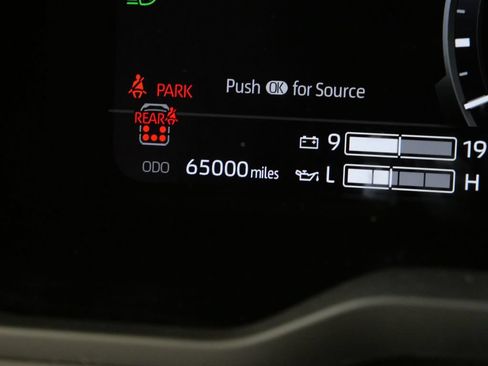 Used 2023 Toyota Sequoia Capstone AWD/4WD image 34