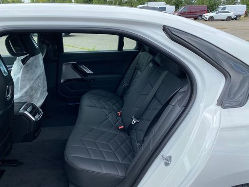 New 2026 BMW 750e xDrive 750e xDrive w/ Premium Package image 10