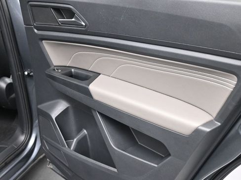 Used 2021 Volkswagen Atlas SE w/ Panoramic Sunroof Package image 17