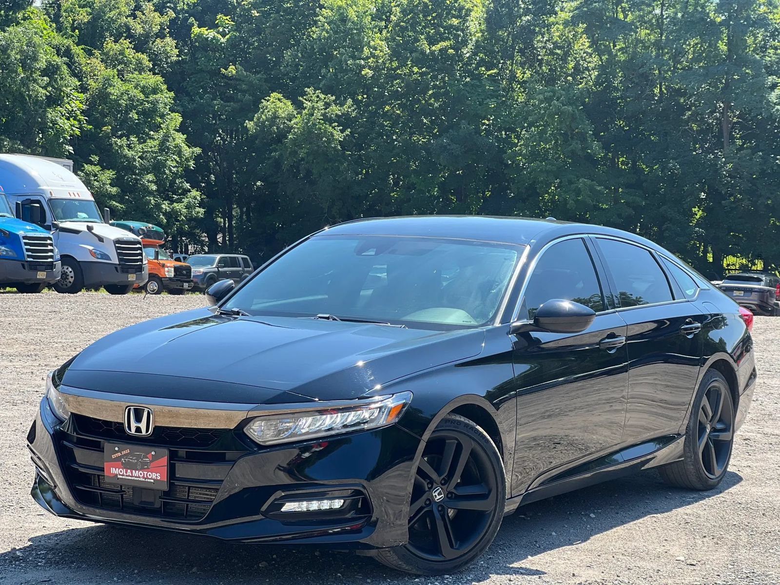 Used 2018 Honda Accord Sport image 2