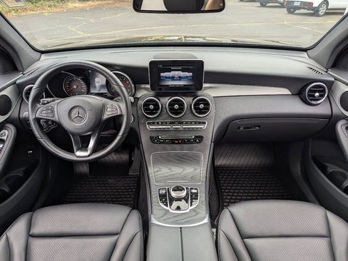 Used 2019 Mercedes-Benz GLC 300 4MATIC image 23