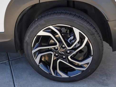 Used 2025 Chevrolet TrailBlazer RS w/ Convenience Package AWD/4WD image 13