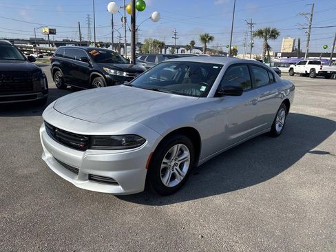 Used 2023 Dodge Charger SXT image 3