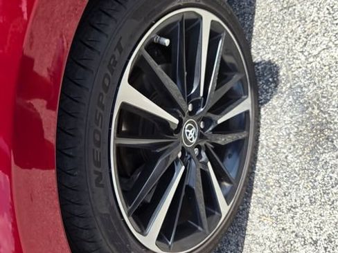 Used 2018 Toyota Camry XSE FWD image 8