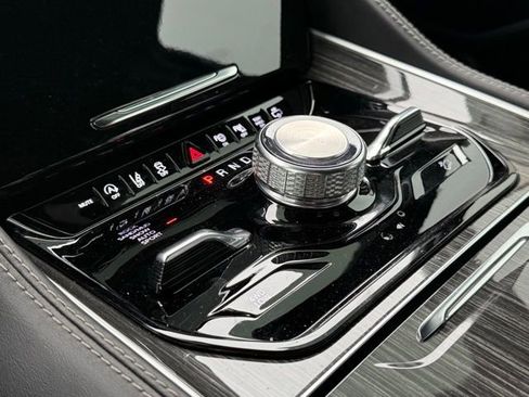 Used 2022 Jeep Wagoneer Series III w/ Premium Group I image 21