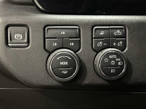 Used 2025 Chevrolet Silverado 2500 LT w/ All Star Edition AWD/4WD image 18