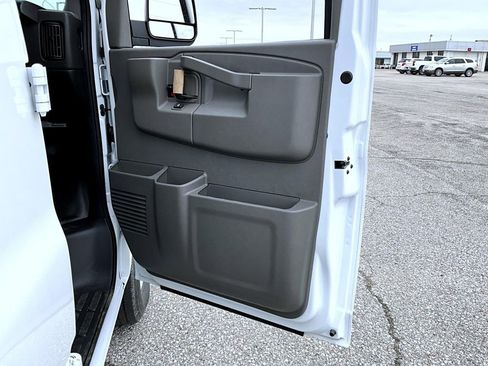 New 2026 Chevrolet Express 3500 Extended RWD image 16