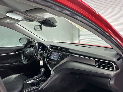 Used 2019 Toyota Camry SE w/ Protection Package (Q2) FWD image 9