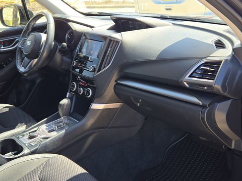 Used 2023 Subaru Forester Premium image 30