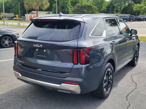 Certified 2024 Kia Sorento S FWD image 2