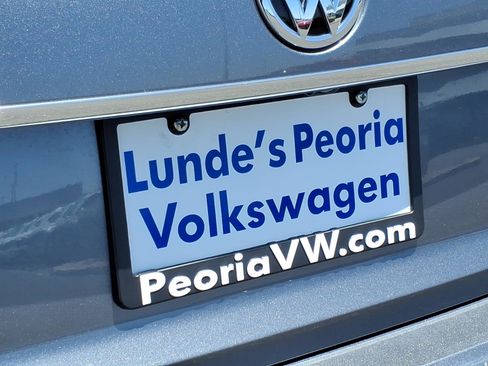 Used 2018 Volkswagen Passat 2.0T SE FWD image 16