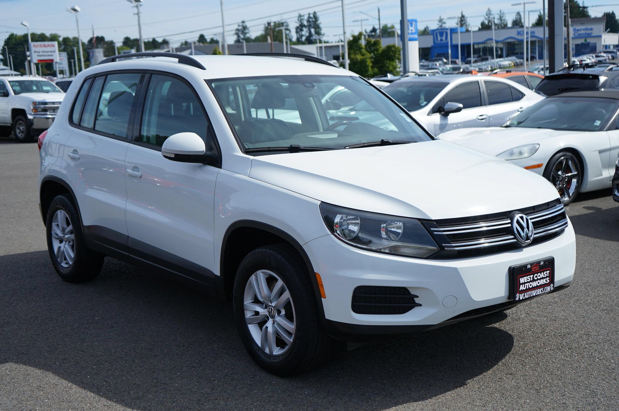 Used 2017 Volkswagen Tiguan S FWD image 8