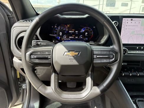 Used 2024 Chevrolet Colorado W/T image 15