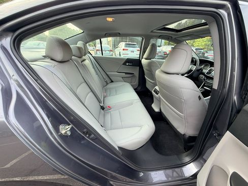 Used 2017 Honda Accord EX-L image 13