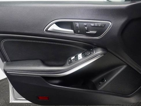 Used 2015 Mercedes-Benz CLA 250 image 35