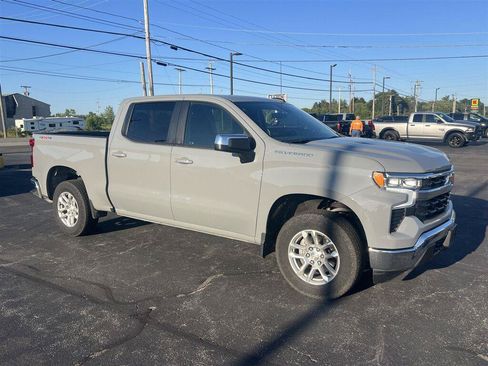 Used 2024 Chevrolet Silverado 1500 LT AWD/4WD image 2