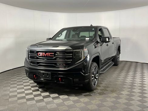 Used 2023 GMC Sierra 1500 AT4 w/ Technology Package image 10