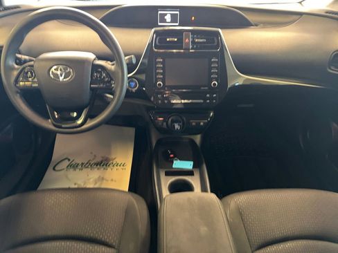 Used 2021 Toyota Prius LE image 12