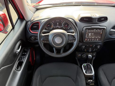 Used 2022 Jeep Renegade Latitude AWD/4WD image 10