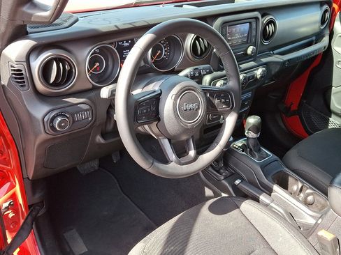 Used 2018 Jeep Wrangler Sport image 11