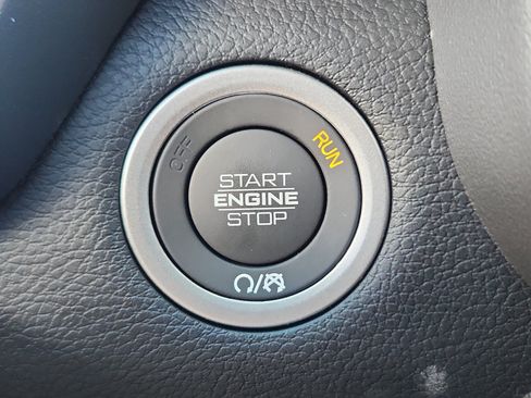 New 2026 RAM 2500 Laramie w/ Sport Appearance Package AWD/4WD image 31