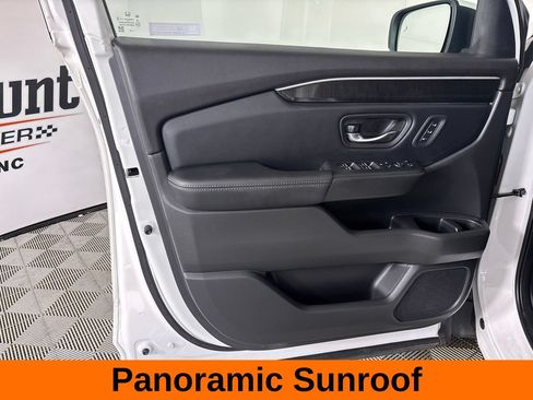 Used 2023 Honda Pilot Elite image 9