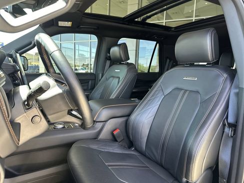 Used 2024 Ford Expedition Platinum AWD/4WD image 9