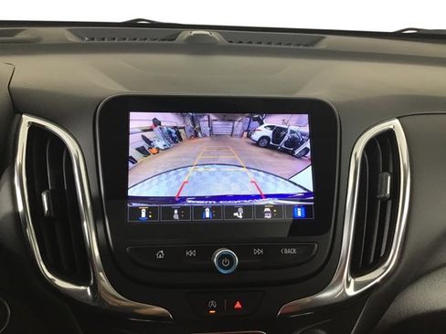 Used 2022 Chevrolet Equinox LT image 18