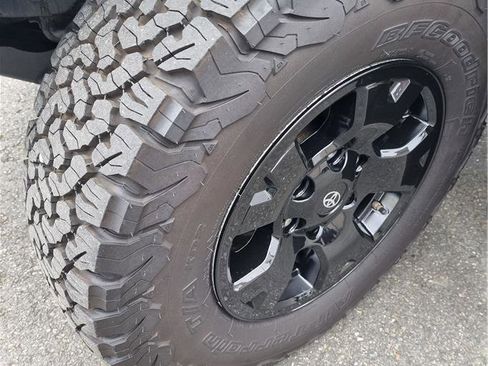 Used 2015 Toyota Tacoma 4x4 Double Cab image 25