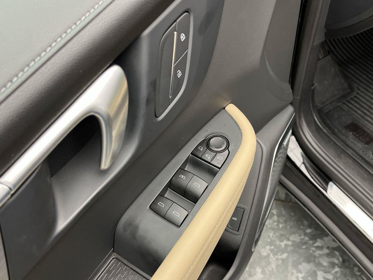 Used 2026 Buick Enclave Preferred w/ LPO, Floor Liner Package AWD/4WD image 8