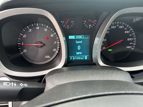 Used 2017 Chevrolet Equinox LT w/ Convenience Package image 12