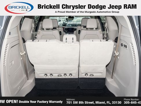 Used 2019 Chrysler Pacifica Limited w/ Advanced Safetytec Group FWD image 10