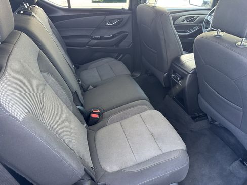 Certified 2023 Chevrolet Traverse LT FWD image 21