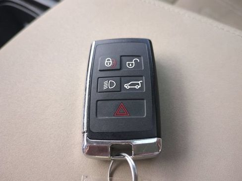 Used 2020 Land Rover Defender 110 SE AWD/4WD image 30