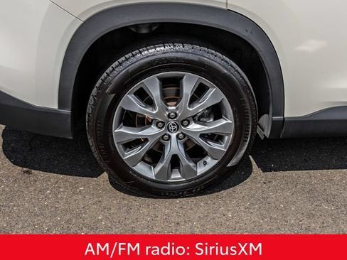 Used 2024 Toyota Grand Highlander AWD image 7