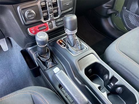 Used 2022 Jeep Gladiator Mojave w/ Cold Weather Group image 20