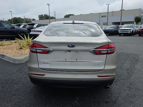 Used 2019 Ford Fusion SE FWD image 21