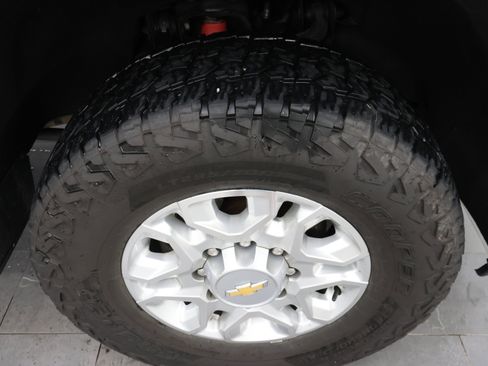 Used 2024 Chevrolet Silverado 2500 LT w/ All Star Edition AWD/4WD image 3