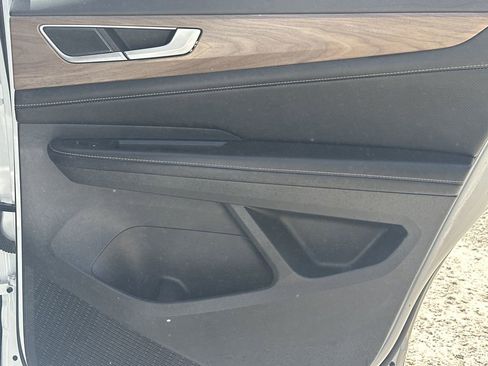 Used 2024 Volkswagen Atlas SE image 17