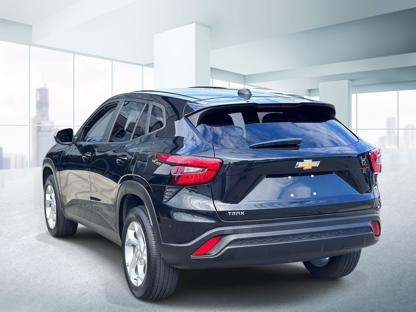 Used 2024 Chevrolet Trax LS w/ LS Convenience Package FWD image 3
