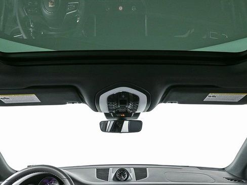Certified 2026 Porsche Macan AWD/4WD image 18