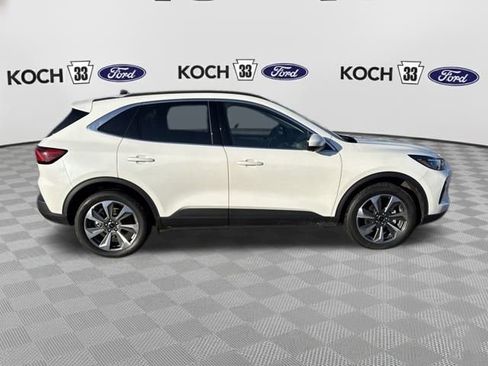 Used 2025 Ford Escape Platinum w/ Premium Technology Package image 8