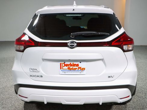 Used 2023 Nissan Kicks SV image 8