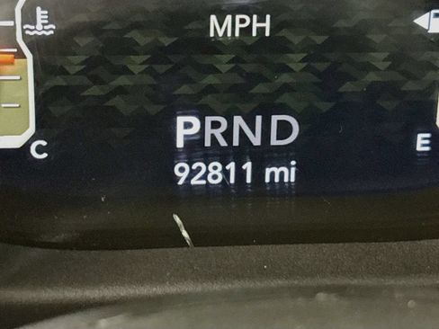 Used 2018 Jeep Wrangler Unlimited Sahara AWD/4WD image 15