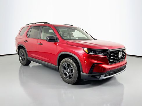 New 2025 Honda Pilot TrailSport image 3