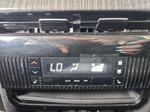 Used 2022 Jeep Wagoneer Series II w/ Convenience Group I RWD image 31