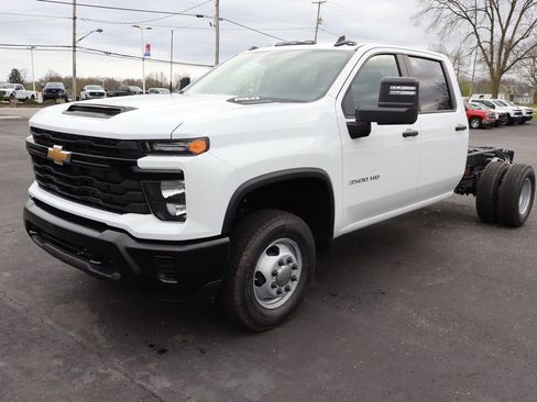 New 2026 Chevrolet Silverado 3500 W/T image 16
